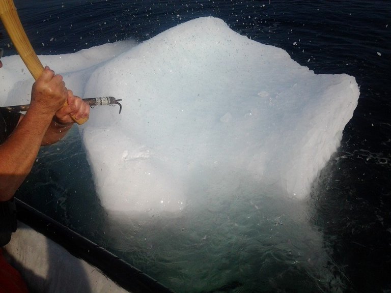 Making icecubes Island Harbour style